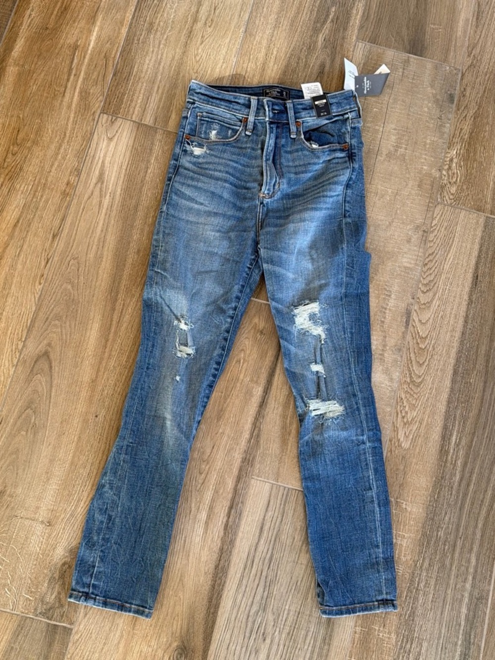 NWT Abercrombie & Fitch Women's Ripped Blue Skinny Jeans